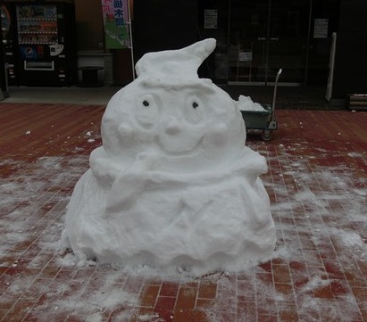 道の駅の「なかちゃん雪だるま」