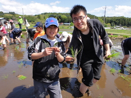 交流する参加者の写真1