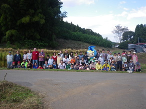 稲刈り後の集合写真