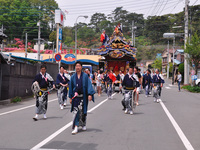 山車が行くの写真