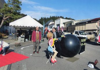 商工祭の大道芸の写真