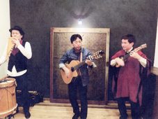 南米音楽フォルクローレ演奏中の写真