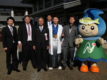 スポーツ少年団出身の新成人と写真 スポーツ少年団出身の新成人と写真