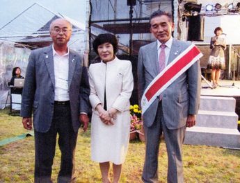 町長、北海道知事、美瑛町長の写真