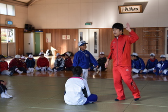 レクリエーションをしている写真 レクリエーションをしている写真