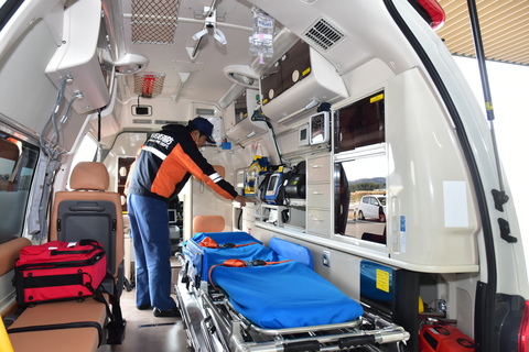 高規格救急車内部の写真