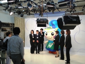 なかTVでの新卒採用職員紹介の収録中の写真