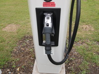 小型急速充電器の充電ケーブルの写真