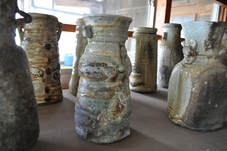 穴窯で作られた作品の写真