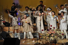 ゴスペルを演奏している写真3 ゴスペルを演奏している写真3