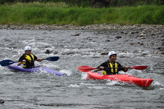 カヌー実習をする高校生たちの写真2