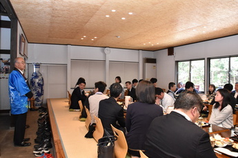 御前岩物産センターでの視察の写真