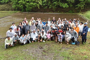田植え後の集合写真