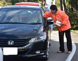 秋の交通安全運動の写真