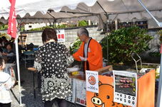 やみぞししまるの屋台の写真