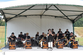 バンド演奏の写真