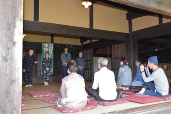 まほろばがたりをしている写真