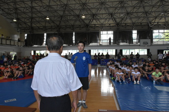 開会式での選手宣誓の写真