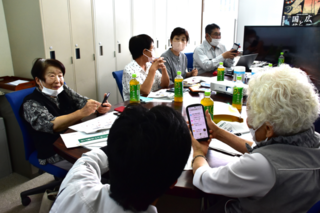 スマホ教室の様子を写した写真