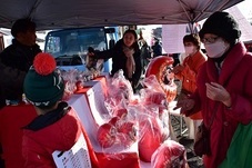 だるま販売の写真 だるま販売の写真