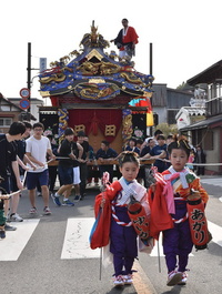 稚児行列の写真