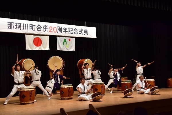 那須小川まほろば太鼓保存会演奏の様子の写真