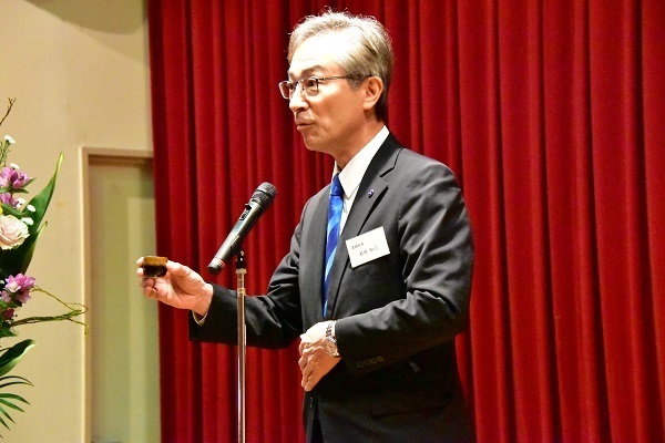 秋田県美郷町  松田知己町長による乾杯の写真