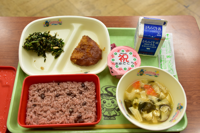 那珂川町合併20周年記念給食の様子の写真4