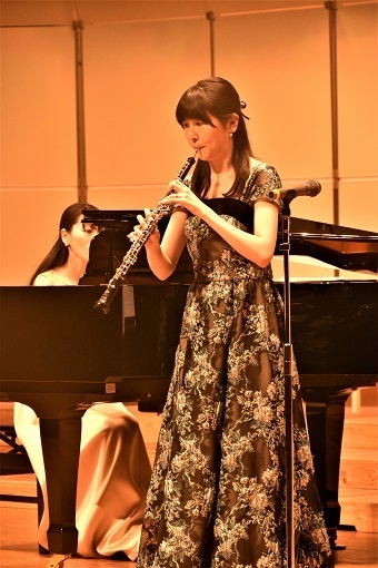 オーボエ奏者・山本楓さん、ピアニスト・田村友美さんの写真