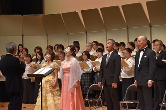 4名のソリスト(山口智子さん(ソプラノ)、小林智子さん(アルト)、川田明良さん(テノール)、吉澤政夫さん(バリトン)の写真