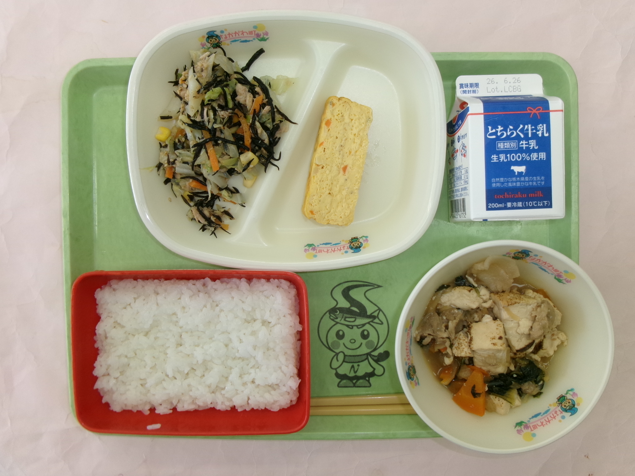 6月12日（金曜日）ごはん、牛乳、五目厚焼き卵、ひじきのサラダ、肉豆腐.JPG