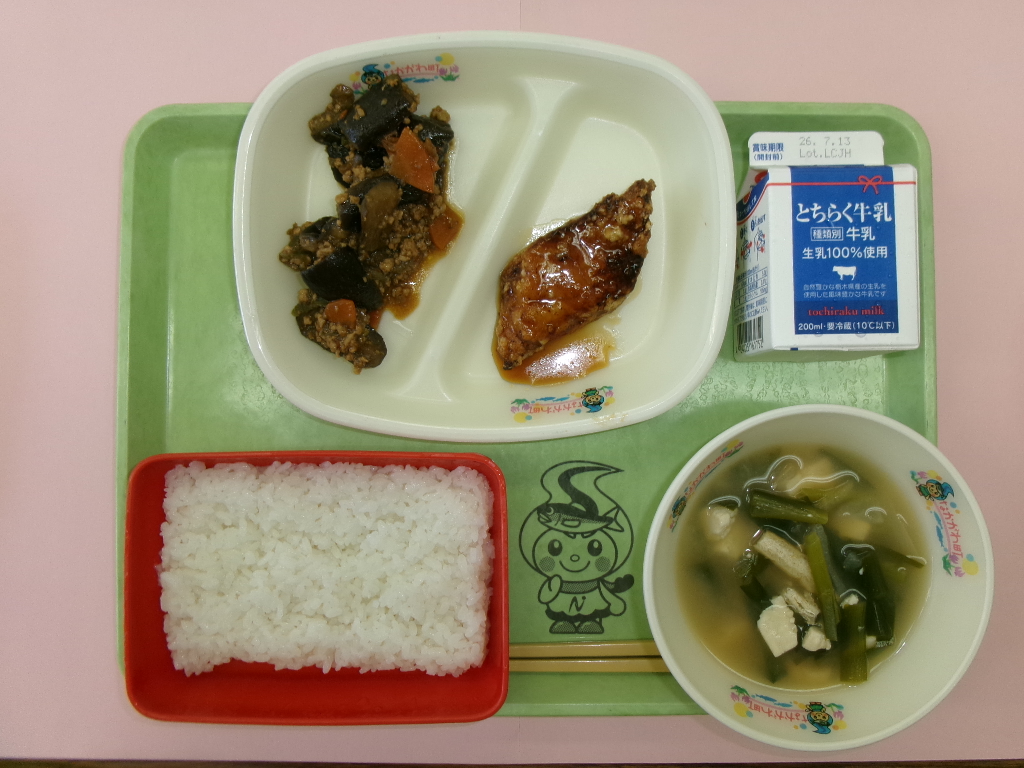 6月29日（月曜日）ごはん、牛乳、モロの甘辛あんかけ、麻婆なす、にらの味噌汁.JPG