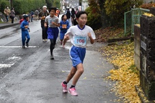 コースを走る参加者のみなさん