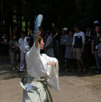 日本の伝統文化「詩舞」の披露
